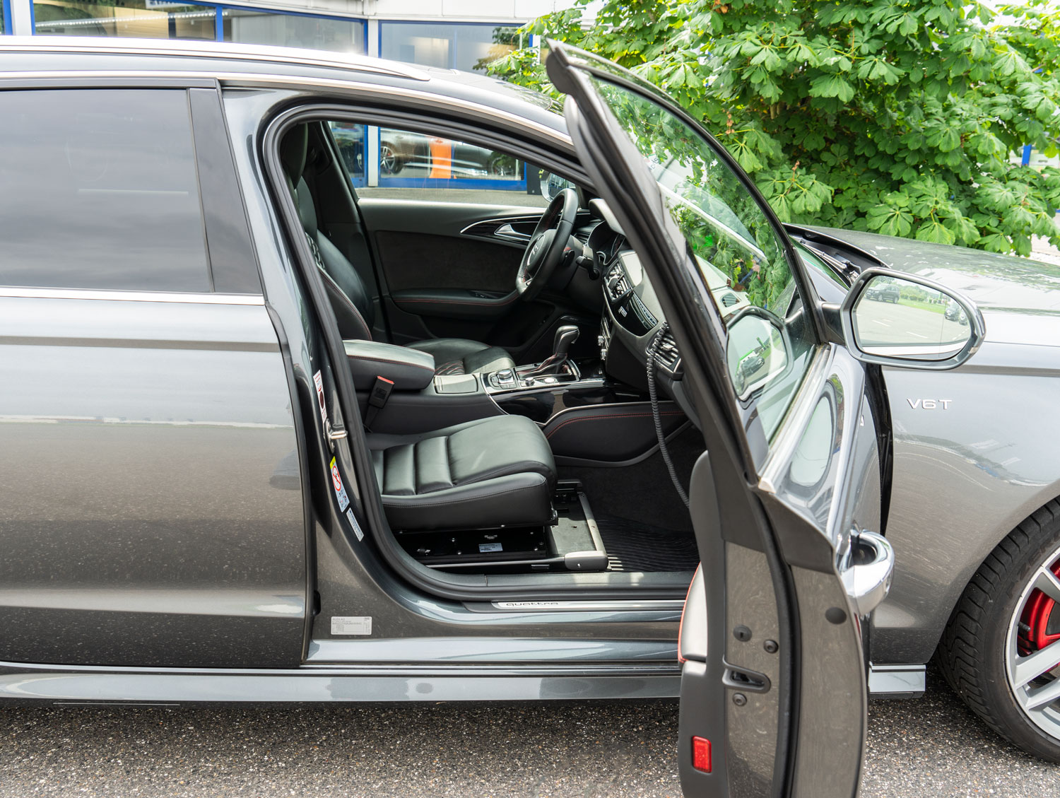 Behindertengerechter Audi A6 Avant, Beifahrerumbau, Dreh- Schwenksitz, Sodermanns
