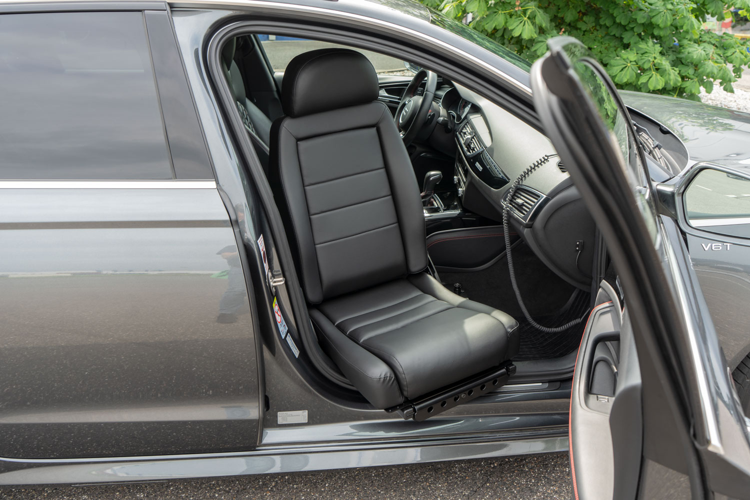 Behindertengerechter Audi A6 Avant, Beifahrerumbau, Dreh- Schwenksitz, Sodermanns