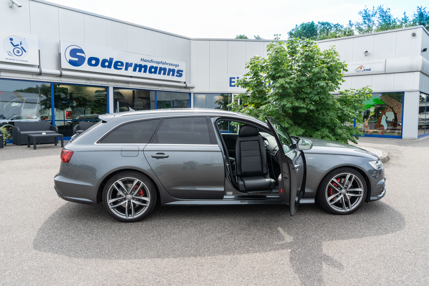 Behindertengerechter Audi A6 Avant, Beifahrerumbau, Dreh- Schwenksitz, Sodermanns