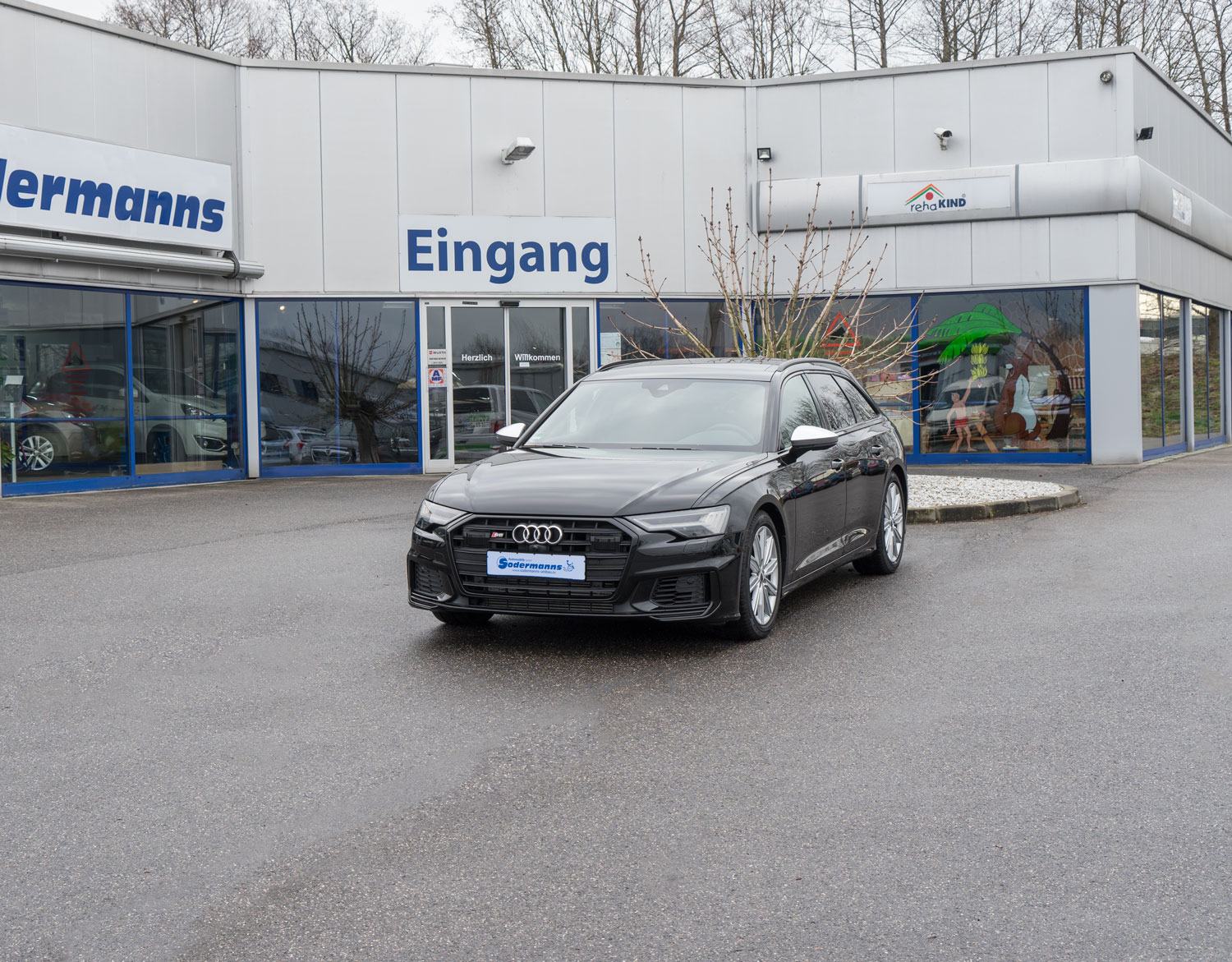 Behindertengerechter Audi S6, Selbstfahrerumbau, Handgerät, Lenkraddrehknauf, Rollstuhlverladesystem, Ladeboy S2, Sodermanns