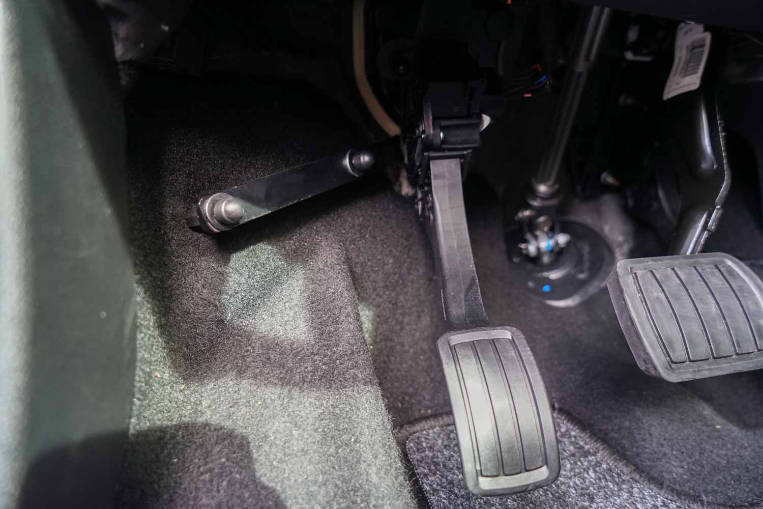 Behindertengerechter Citroen E-Berlingo, LP Range, elektronisches Linksgas, Multifunktionslenkraddrehknauf, elektronische Sonnenblende, Sodermanns