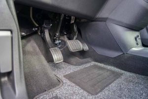 Behindertengerechter Citroen E-Berlingo, LP Range, elektronisches Linksgas, Multifunktionslenkraddrehknauf, elektronische Sonnenblende, Sodermanns