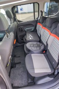 Behindertengerechter Citroen E-Berlingo, LP Range, elektronisches Linksgas, Multifunktionslenkraddrehknauf, elektronische Sonnenblende, Sodermanns