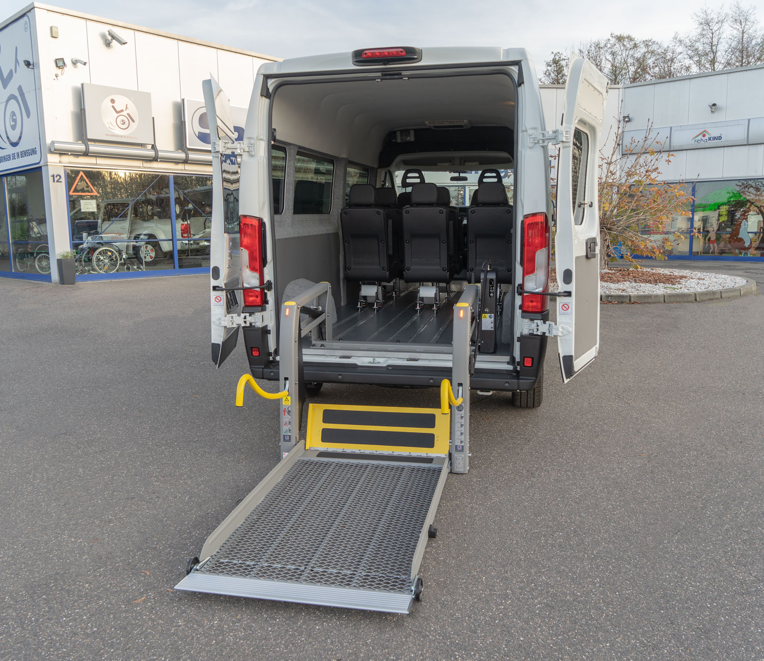 Behindertengerechter Citroen Jumper, Beifahrerumbau, Hecklift, Smart Floor Boden, Smartseats, Innenraumverkleidung, Klimaanlage, Trittstufe, Sodermanns
