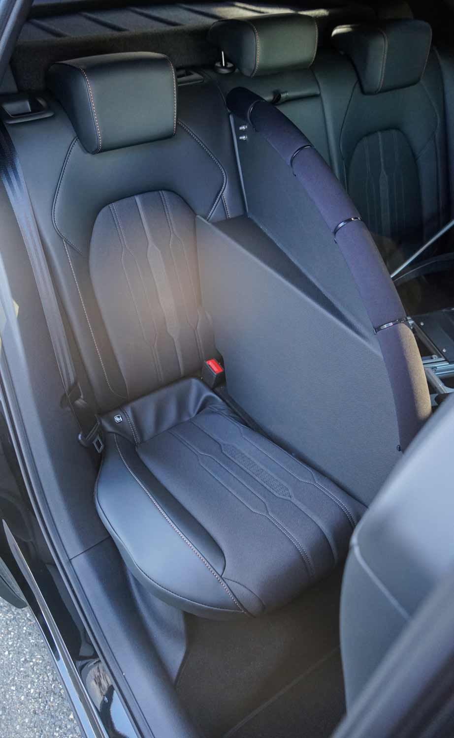 Behindertengerechter Cupra Fermentor, Selbstfahrerumbau, Handgerät Gas & Bremse, LDK, Rollstuhlverladesystem, Pedalsperre, Sodermanns