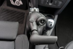 Behindertengerechter Dacia Sandero, Selbstfahrerumbau, LDK, Handgerät Gas Bremse, Rutschbrett, Rollstuhlverladesystem, Sodermanns