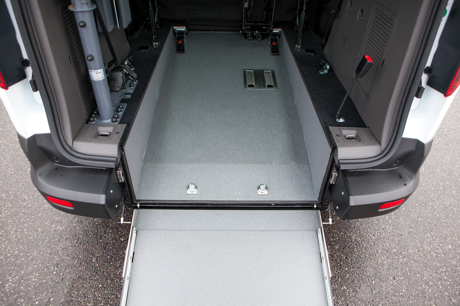 Behindertengerechter Ford Tourneo Connect Beifahrerumbau