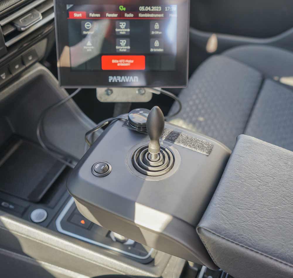 Behindertengerechter Ford Tourneo Connect, Selbstfahrerumbau, Space Drive, Rolliverladung, 2 Wege Joystick, GB Schieber, Sodermanns