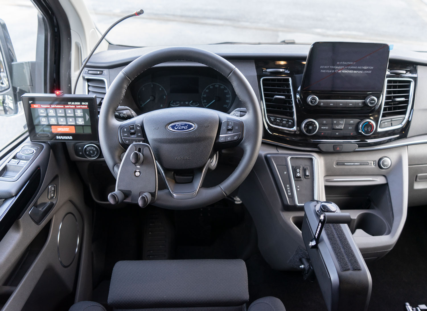 Behindertengerechter Ford Tourneo Custom, Selbstfahrerumbau, Kassettenlift, Space Drive, Sprachsteuerung, Touchdisplay, Bleeper, GB Schieber, Lenkraddreizack, Sodermanns