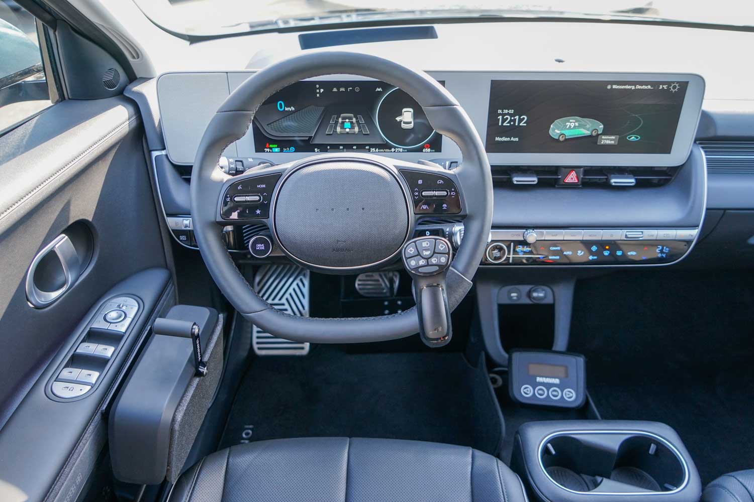 Behindertengerechter Hyundai IONIQ 5, Selbstfahrerumbau, Space drive system, Gasbremschieber, MFD, Pedalsperre, Sodermanns