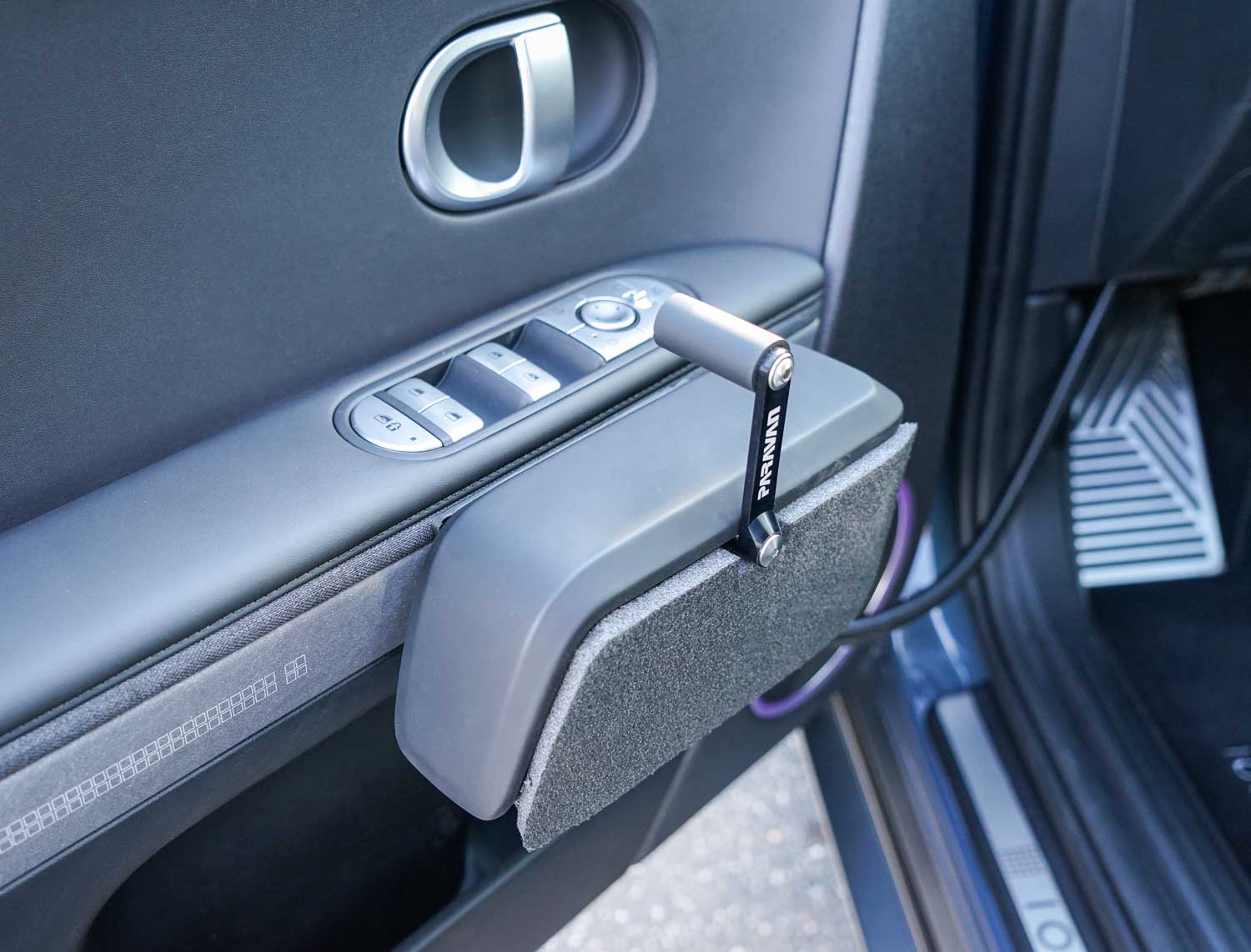 Behindertengerechter Hyundai IONIQ 5, Selbstfahrerumbau, Space drive system, Gasbremschieber, MFD, Pedalsperre, Sodermanns