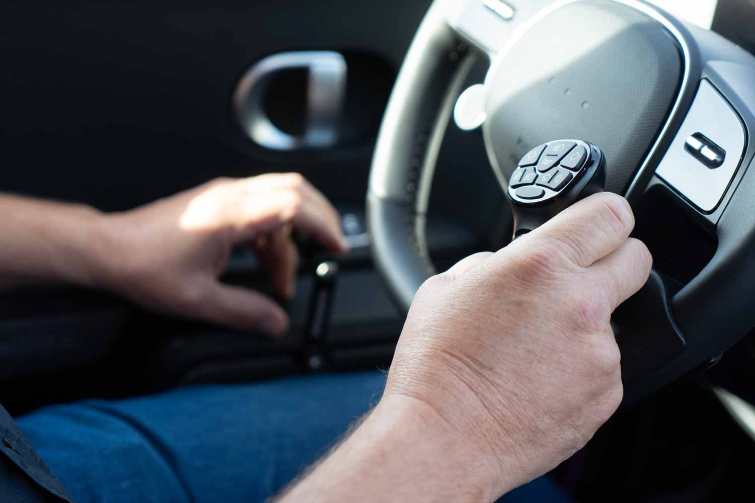 Behindertengerechter Hyundai IONIQ 5, Selbstfahrerumbau, Space drive system, Rollstuhlverladesystem, Gasbremschieber, MFD, Pedalsperre, Sodermanns