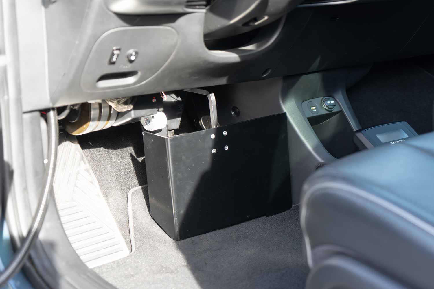 Behindertengerechter Hyundai IONIQ 5, Selbstfahrerumbau, Space drive system, Rollstuhlverladesystem, Gasbremschieber, MFD, Pedalsperre, Sodermanns