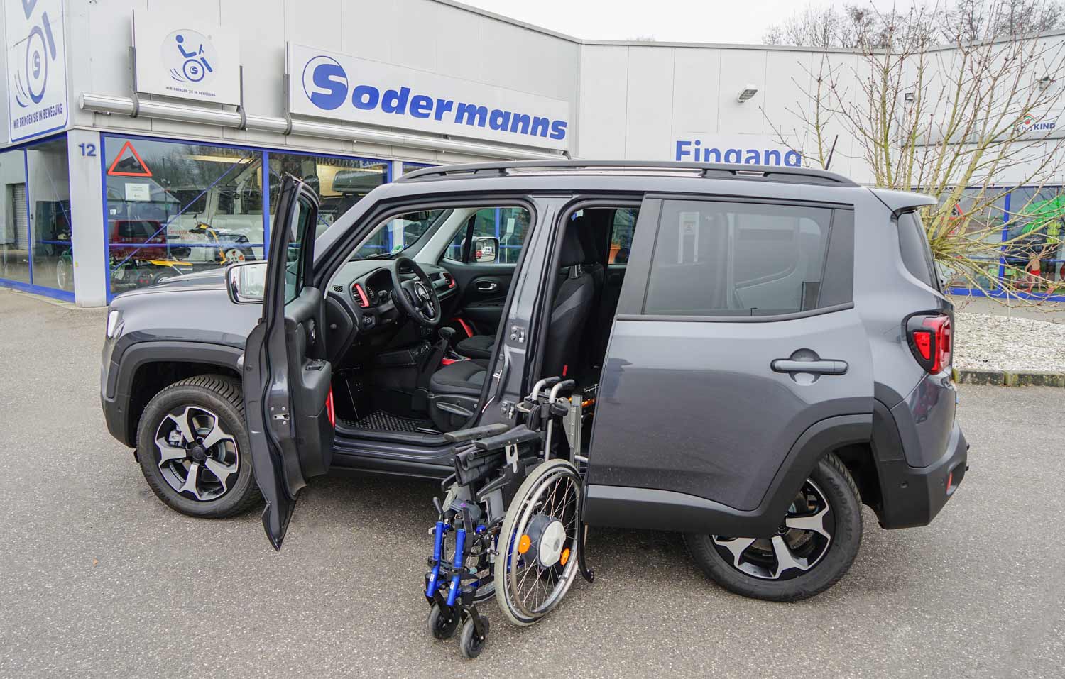 Behindertengerechter Jeep Renegade 4xe, Selbstfahrerumbau, Rollstuhlverladesystem, Ladeboy S2, MFD, Handgerät Gas Bremse, Sodermanns