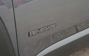 Behindertengerechter Jeep Renegade 4xe, Selbstfahrerumbau, Rollstuhlverladesystem, Ladeboy S2, MFD, Handgerät Gas Bremse, Sodermanns