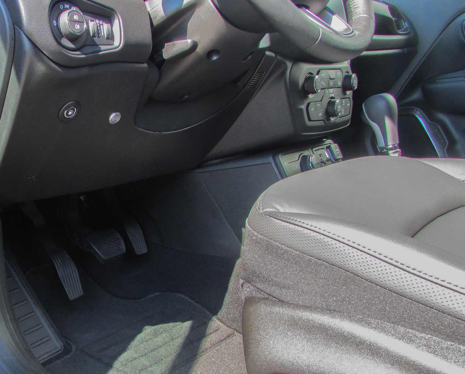 Behindertengerechter Jeep Renegade, Selbstfahrerumbau, Linksgas, Sodermanns