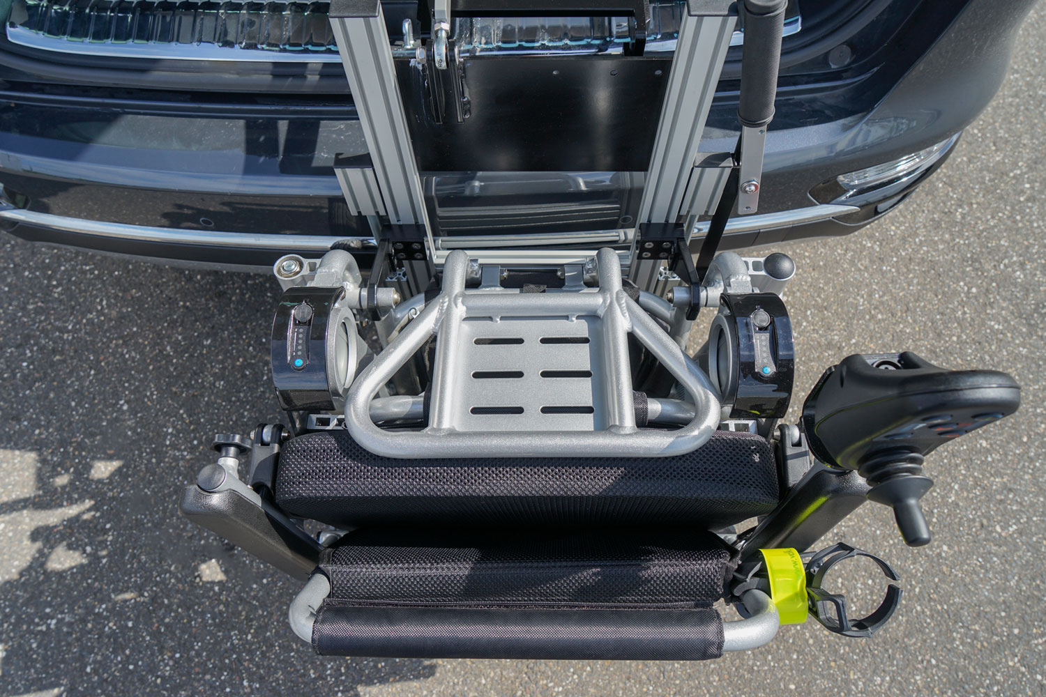 Behindertengerechter Kia Sportage, Selbstfahrerumbau, Verladesystem, Kofferraum, Ladeboy Maximum, Ergoflix, Sodermanns