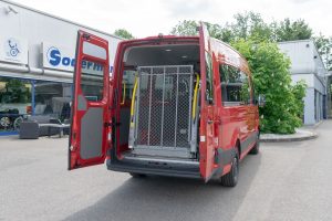 Behindertengerechter MAN TGE, Beifahrerumbau, Linearlift, Hecklift, Smartfloor, Smartseat, Konverter, Alurasterschienen, Sodermanns