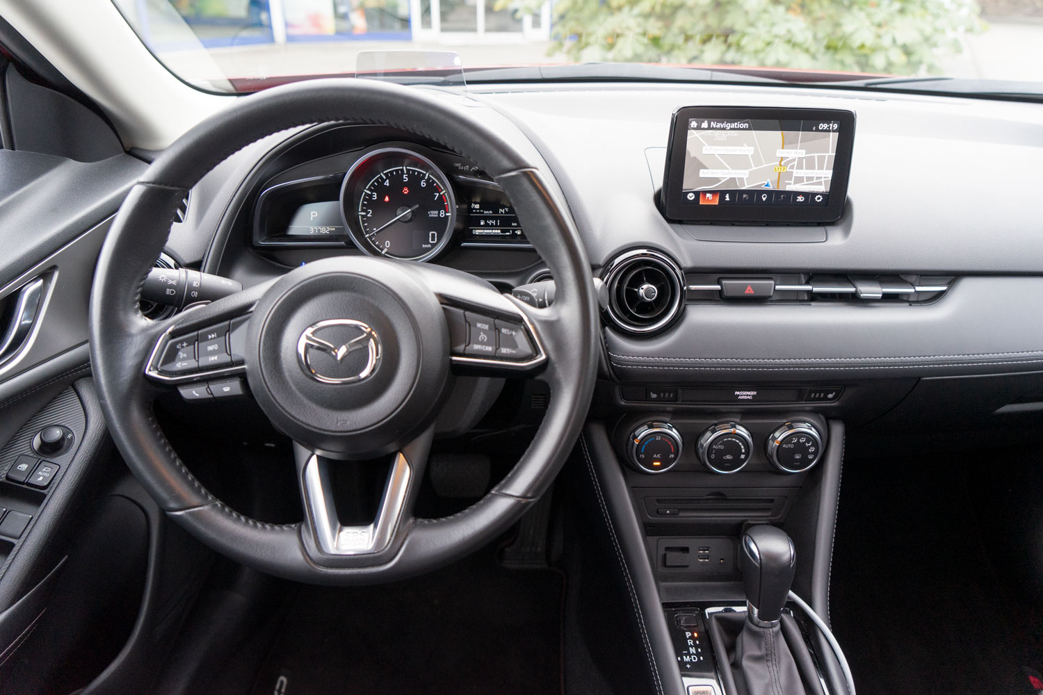 Behindertengerechter Mazda CX3, Selbstfahrerumbau, Rollstuhlverladesystem, Ladeboy, Sodermanns