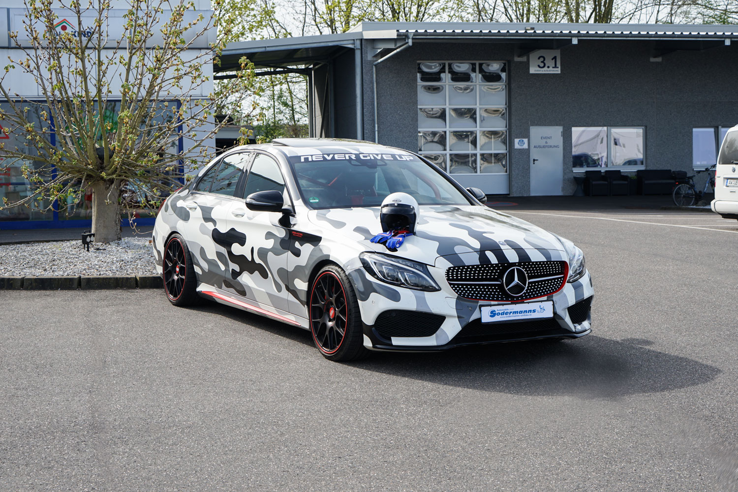 Mercedes Benz AMG C 450, behindertengerechter Selbstfahrerumbau, MFD, Handgerät, elektrische Sonnenblende