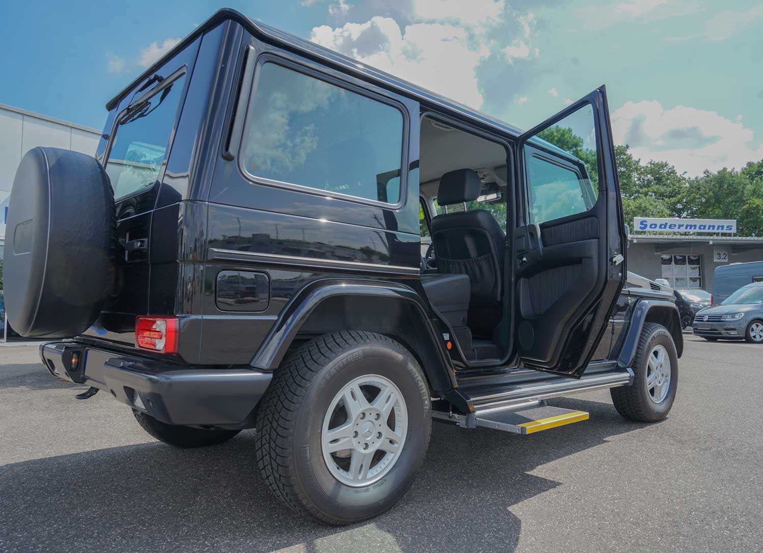 Behindertengerechter Mercedes-Benz G 320 CDI, Beifahrerumbau, automatische Trittstufe, Handicap, Fahrzeugumbau,