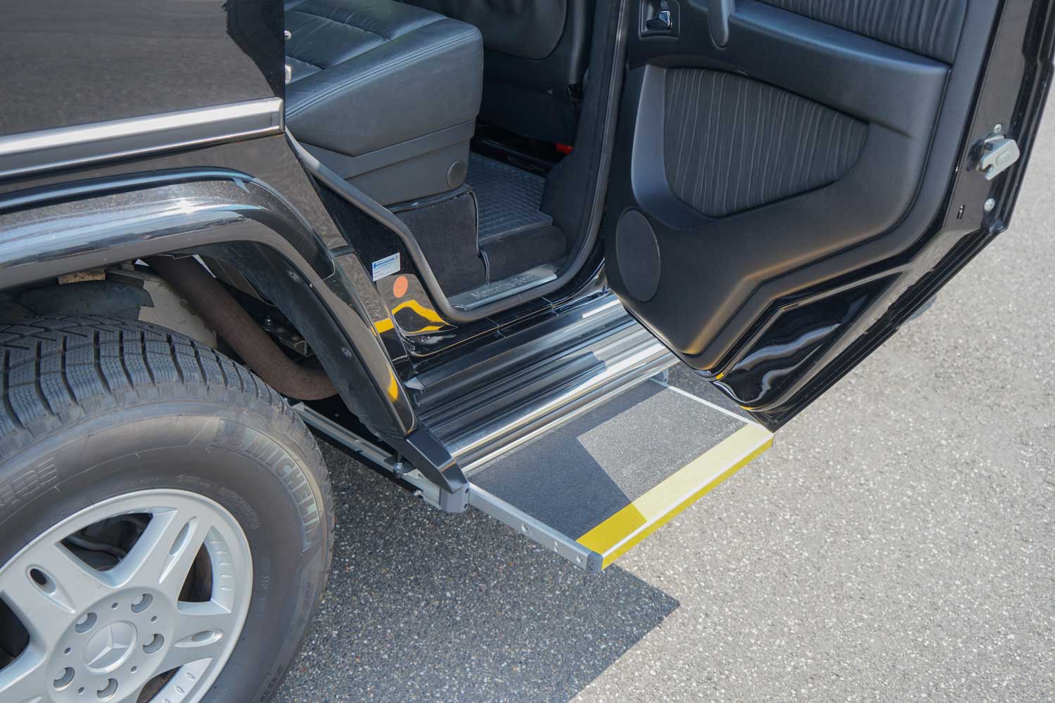 Behindertengerechter Mercedes-Benz G 320 CDI, Beifahrerumbau, automatische Trittstufe, Handicap, Fahrzeugumbau,