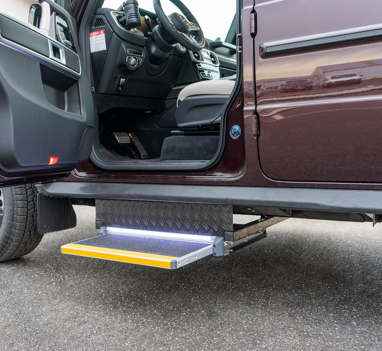 Behindertengerechter Mercedes Benz G 400 D, Selbstfahrerumbau, Trittstufe, LP Range Verladesystem, Sodermanns