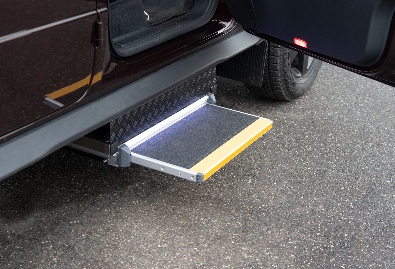 Mercedes Benz G 400 D, Selbstfahrerumbau, LP Range, Trittstufe, faltbarer Scooter