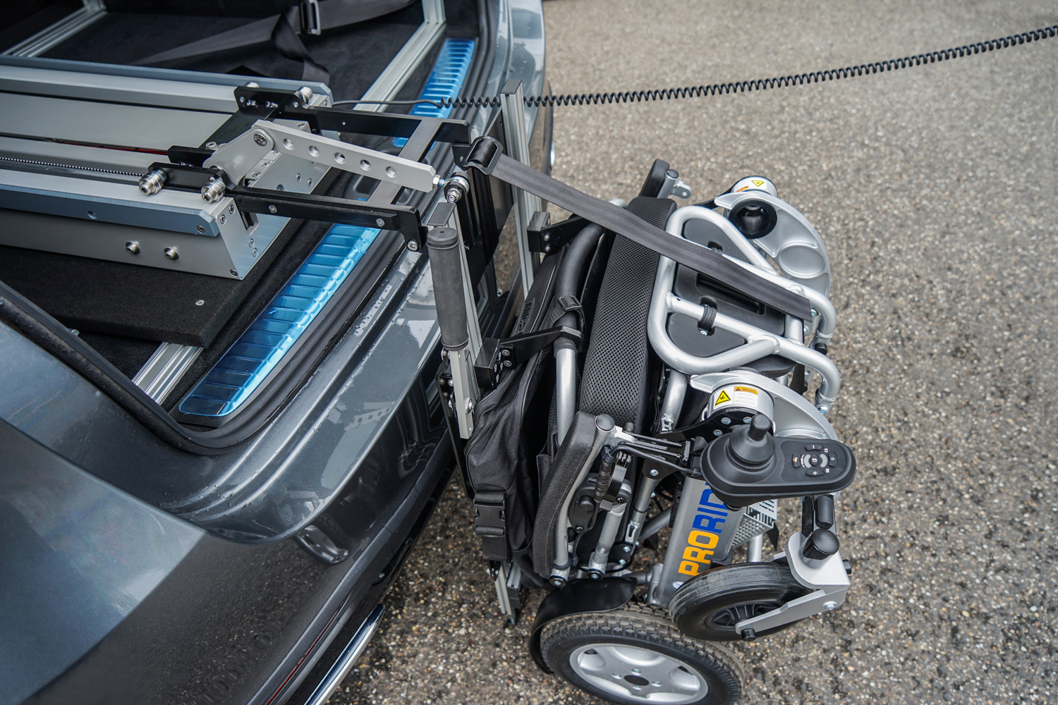 Behindertengerechter Mercedes Benz GLE 350 D 4 matic, Selbstfahrerumbau, Ladeboy Maximum, Sodermanns