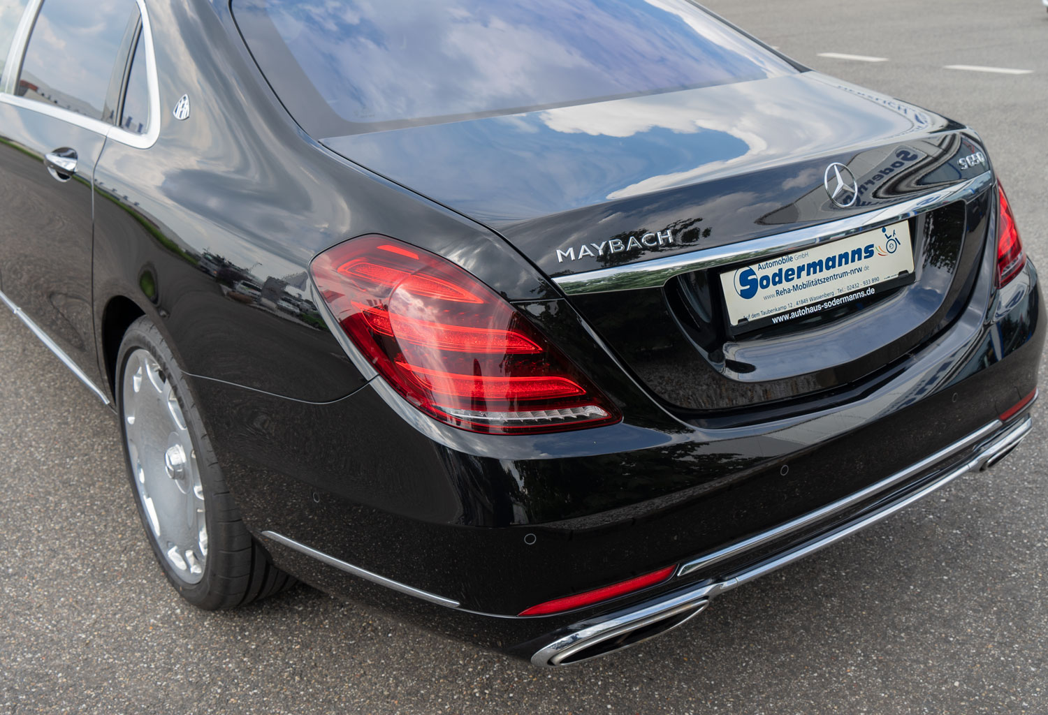 Behindertengerechter Mercedes Benz S 650 Maybach Selbstfahrerumbau, Sodermanns