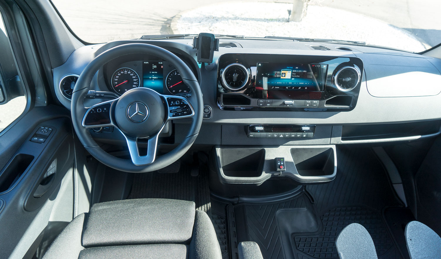 Behindertengerechter Mercedes Benz Sprinter, Beifahrerumbau Sodermanns