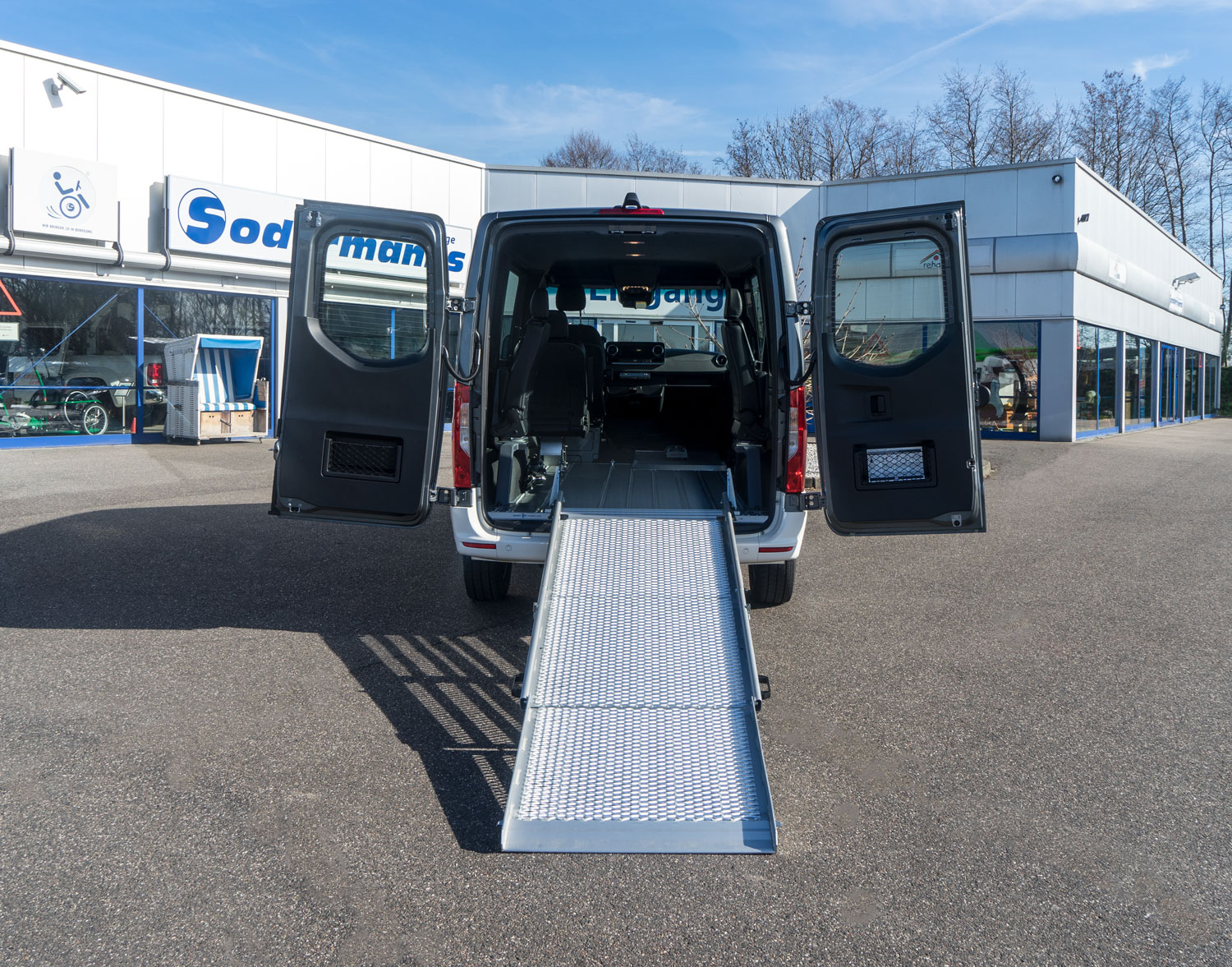 Behindertengerechter Mercedes Benz Sprinter, Beifahrerumbau Sodermanns