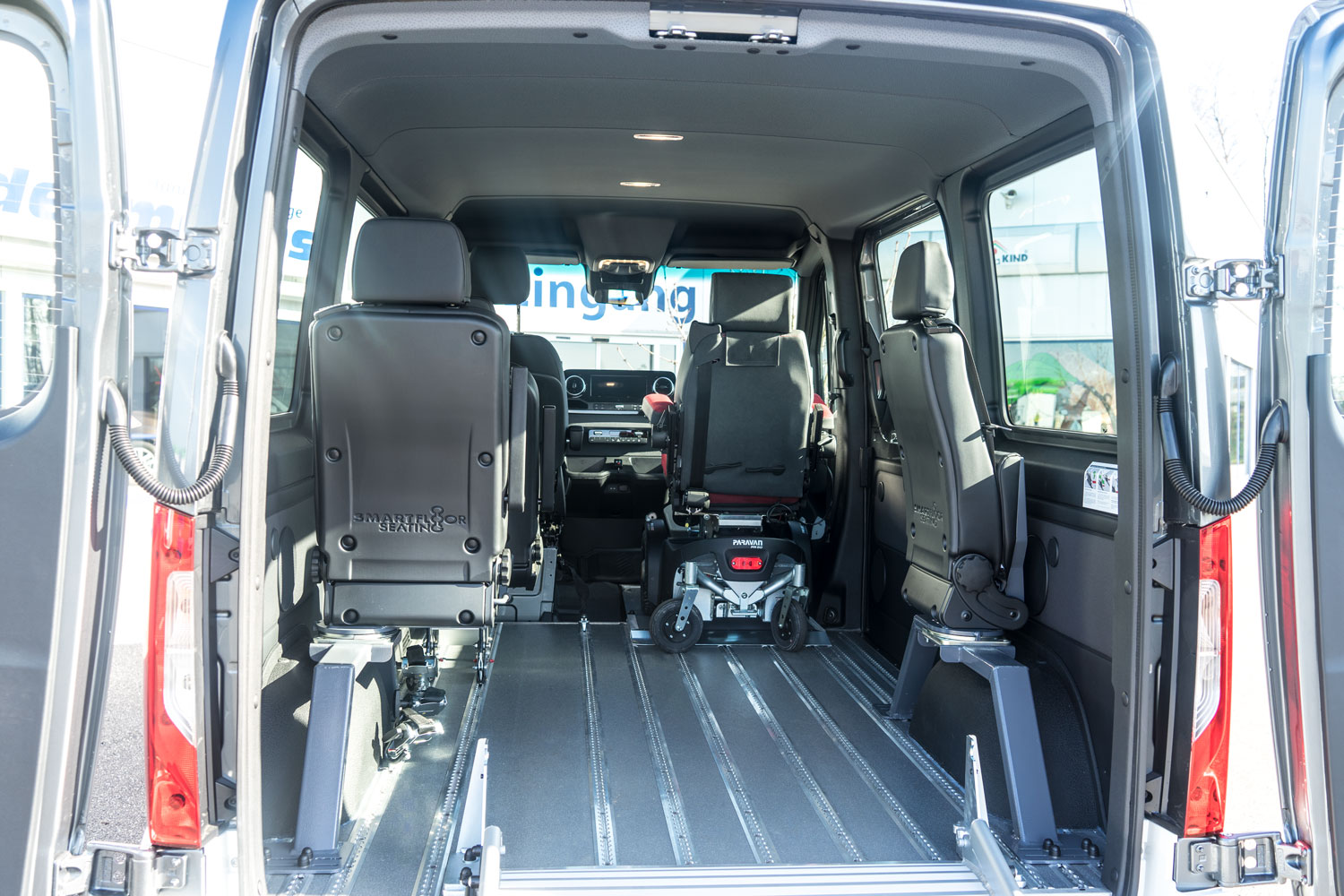 Behindertengerechter Mercedes Benz Sprinter, Beifahrerumbau Sodermanns