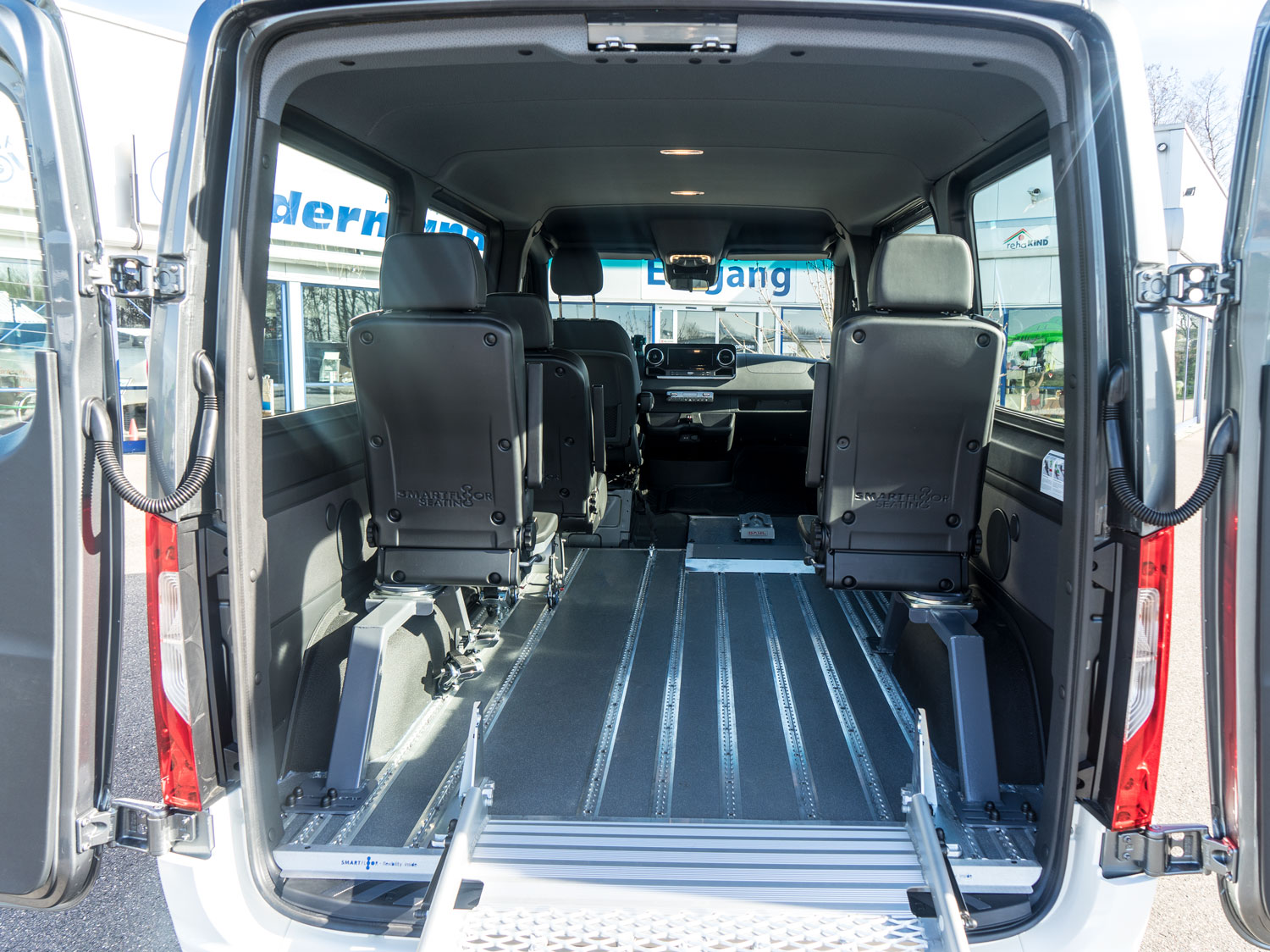 Behindertengerechter Mercedes Benz Sprinter, Beifahrerumbau Sodermanns