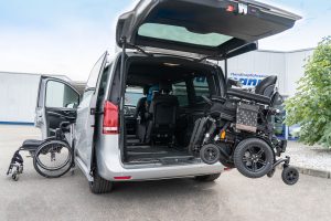 Behindertengerechter Mercedes Benz V 220 CDI, Selbstfahrerumbau, Verladesysteme, Space Drive, Kamerasystem, Sodermanns