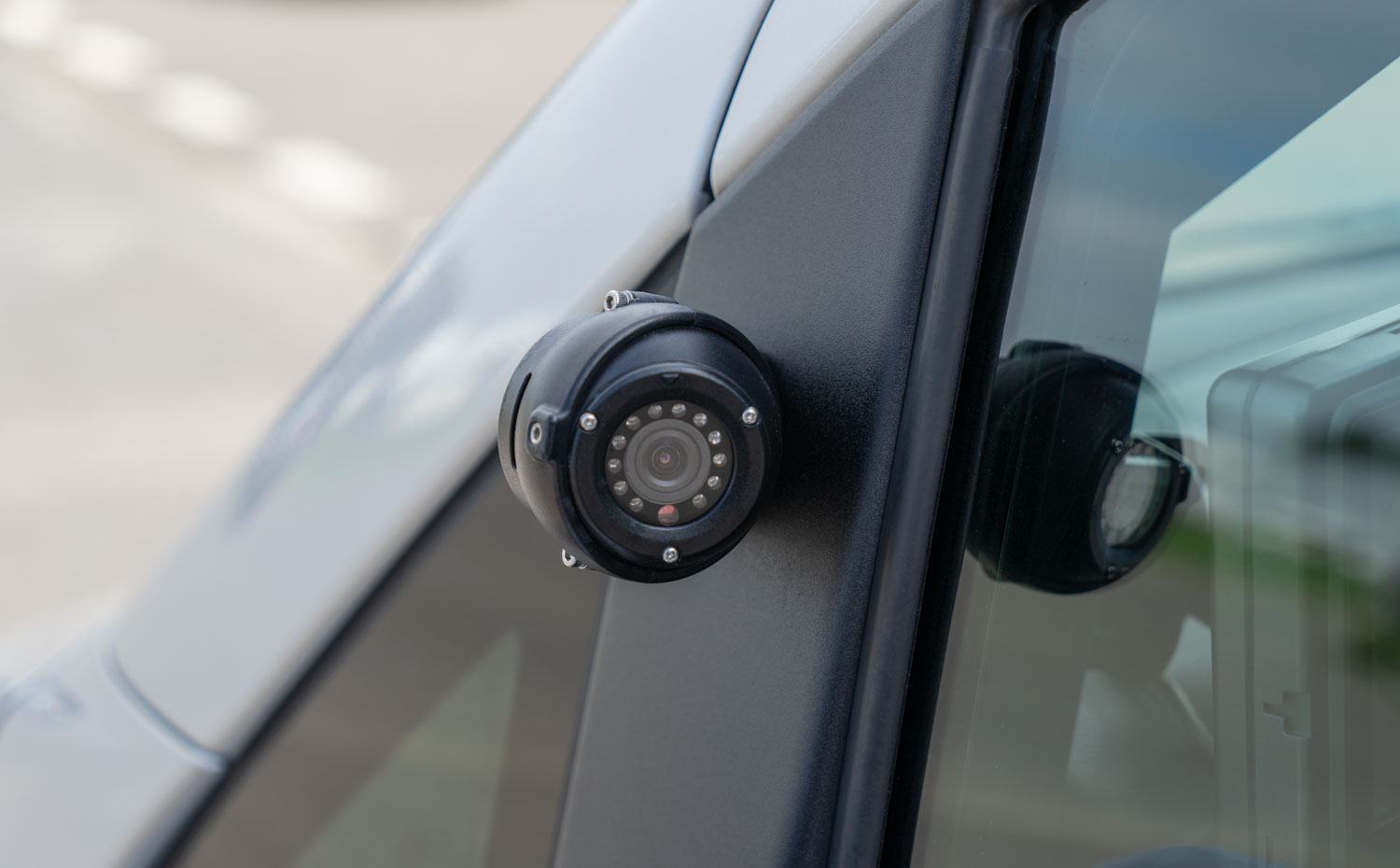 Behindertengerechter Mercedes Benz V 220 CDI, Selbstfahrerumbau, Verladesysteme, Space Drive, Kamerasystem, Sodermanns