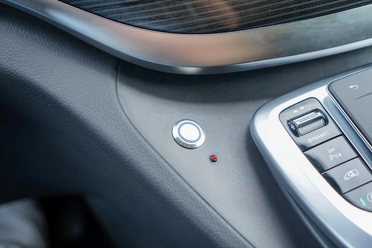 Behindertengerechter Mercedes Benz V 250, Selbstfahrerumbau, seitlicher Kassettenlift, elektrische Trittstufe, Handgerät, MFD, Sodermanns