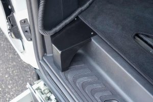 Behindertengerechter Mercedes Benz V 250, Selbstfahrerumbau, seitlicher Kassettenlift, elektrische Trittstufe, Handgerät, MFD, Sodermanns