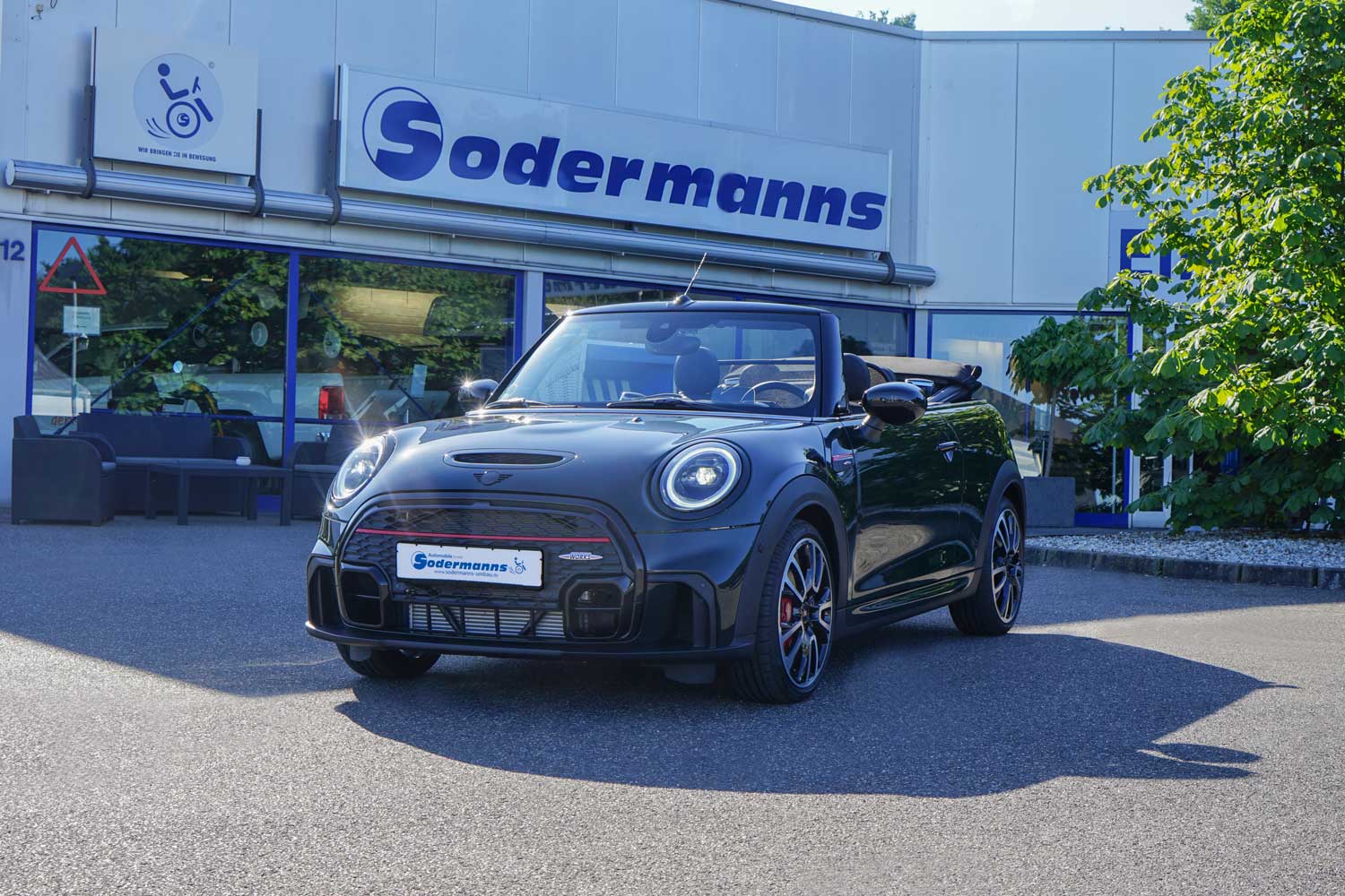 Behindertengerechter Mini Cooper, Selbstfahrerumbaum MFD, Handgerät Gas Bremse, Pedalabdeckung, Sodermanns
