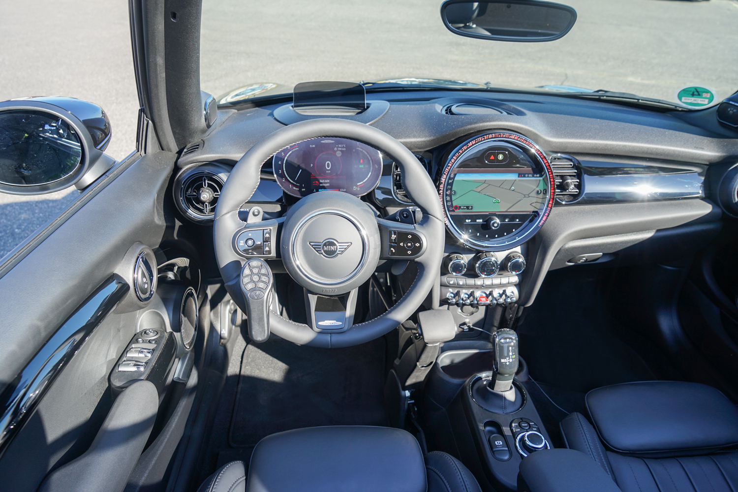 Behindertengerechter Mini Cooper, Selbstfahrerumbaum MFD, Handgerät Gas Bremse, Pedalabdeckung, Sodermanns