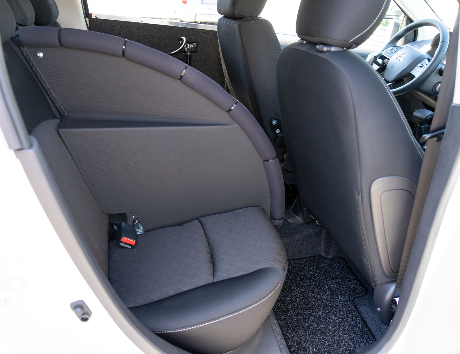 Behindertengerechter Misubishi Space Star, Selbstfahrerumbau, Handgerät, MFD, Ladeboy S2, Sodermanns