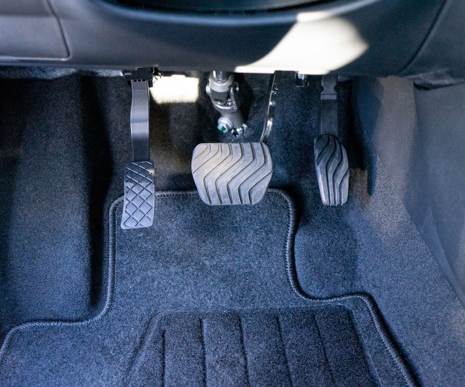 Behindertengerechter Nissan Juke, Selbstfahrerumbau, elektronisches Linksgas, Sodermanns