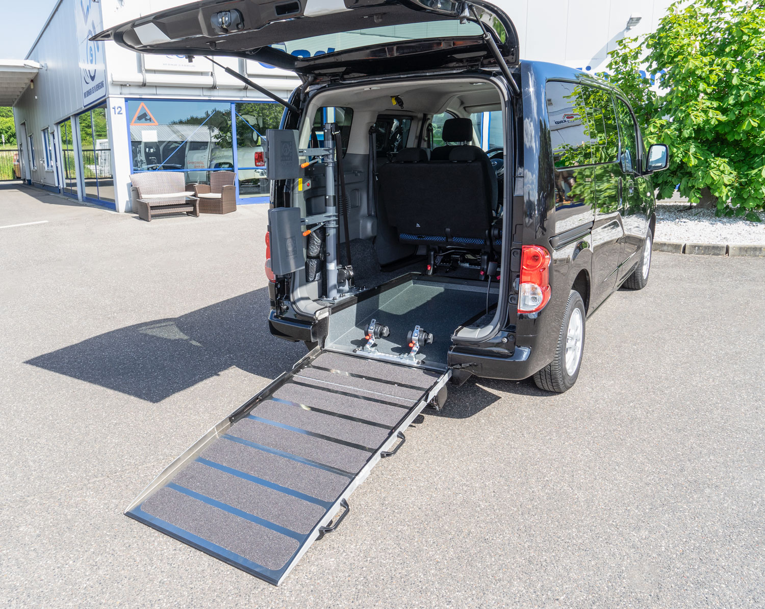 Behindertengerechter Nissan NV200, Beifahrerumbau, Heckausschnitt, Futuresafe, Sodermanns