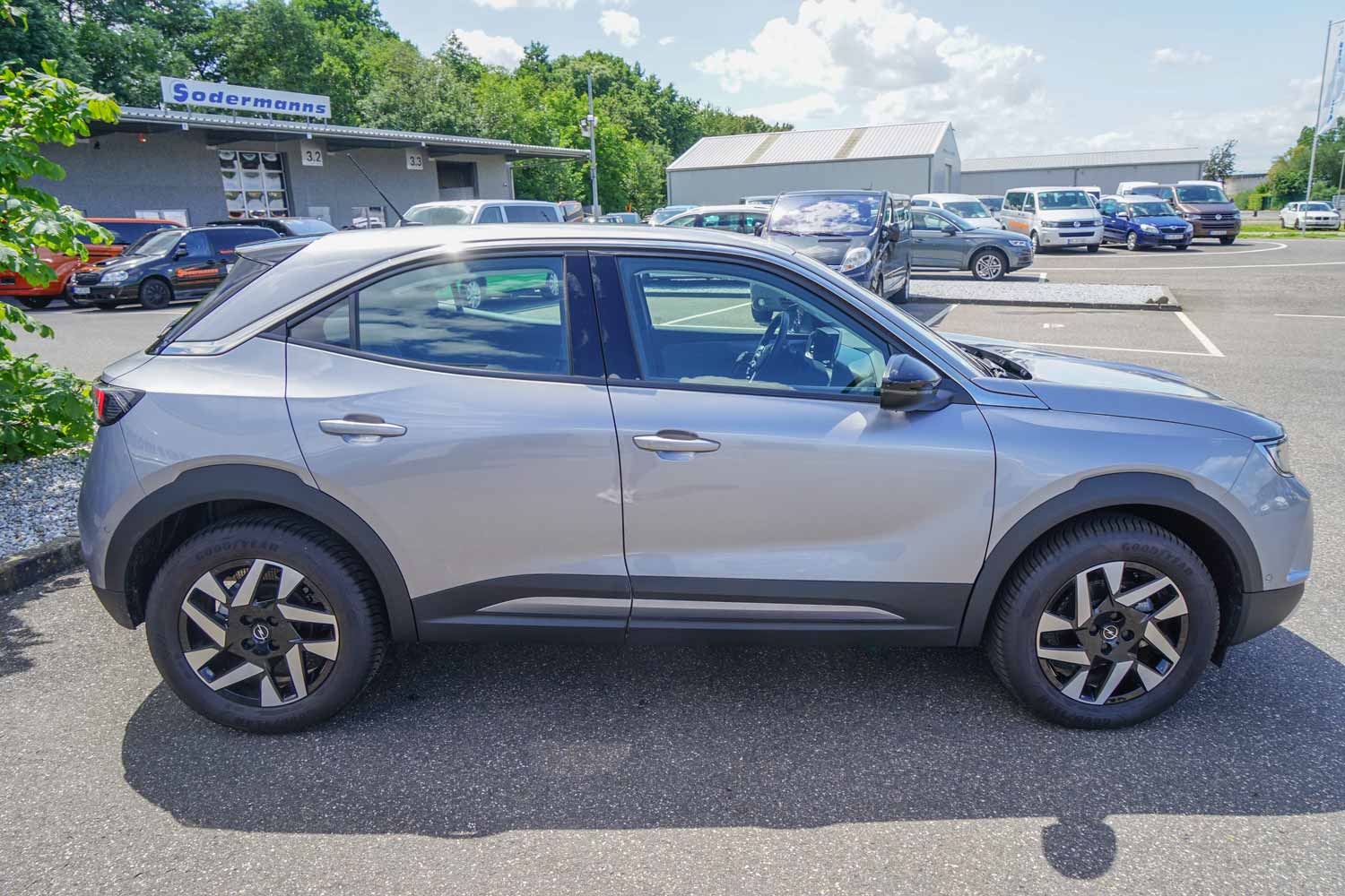 Behindertengerechter Opel Mokka, Selbstfahrerumbau, elektronisches Linksgas, Multifunktionslenkraddrehknauf, Sodermanns