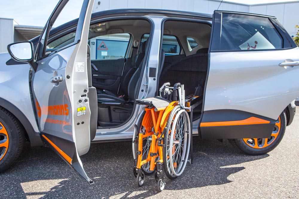 Behindertengerechter Renault Captur, Selbstfahrerumbau, erster Mini SUV. rollstuhlgerecht, drei vollwertige sitzplätze, Sodermanns