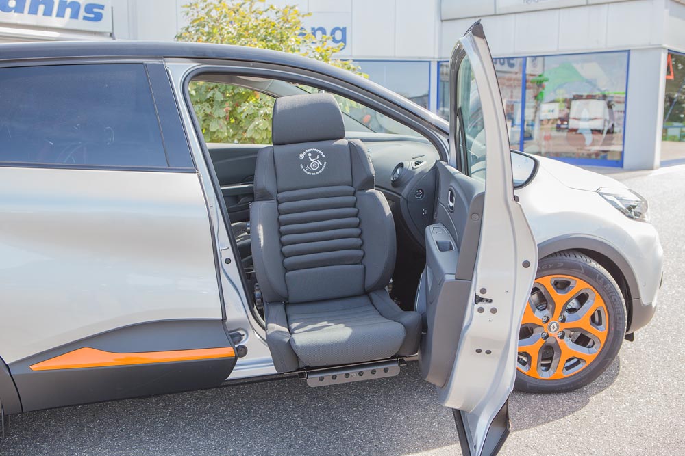 Behindertengerechter Renault Captur, Selbstfahrerumbau, erster Mini SUV. rollstuhlgerecht, drei vollwertige sitzplätze, Sodermanns