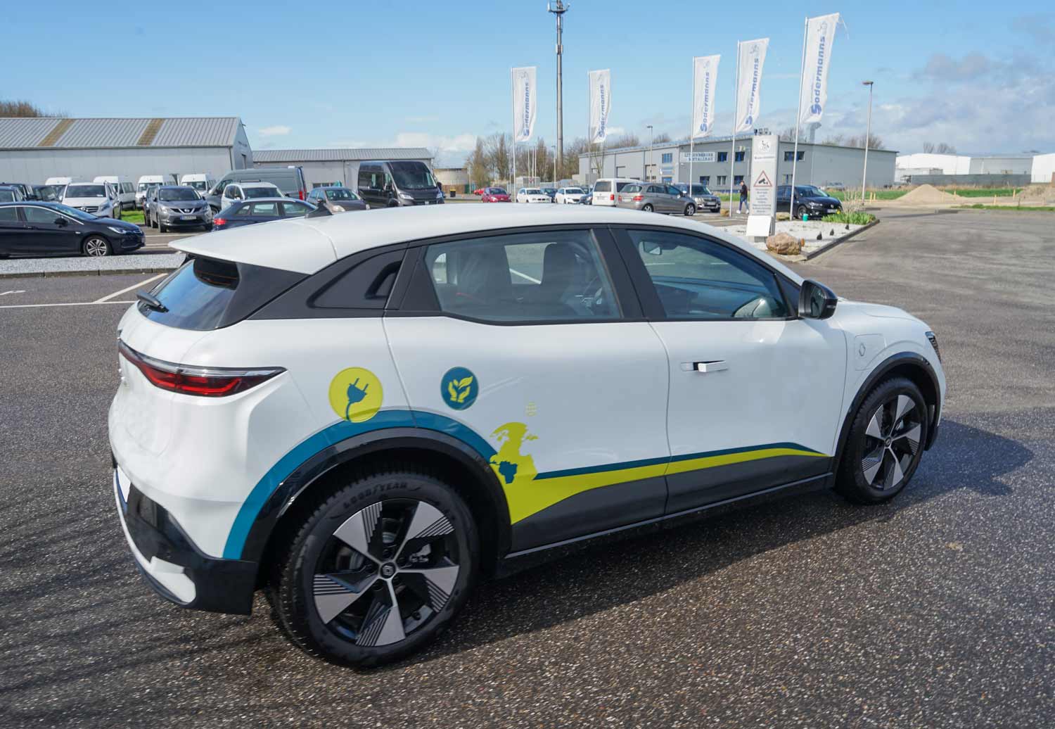 Behindertengerechter Renault Megane E-Tech, Selbstfahrerumbau, elektrisches Linksgas, Sodermanns