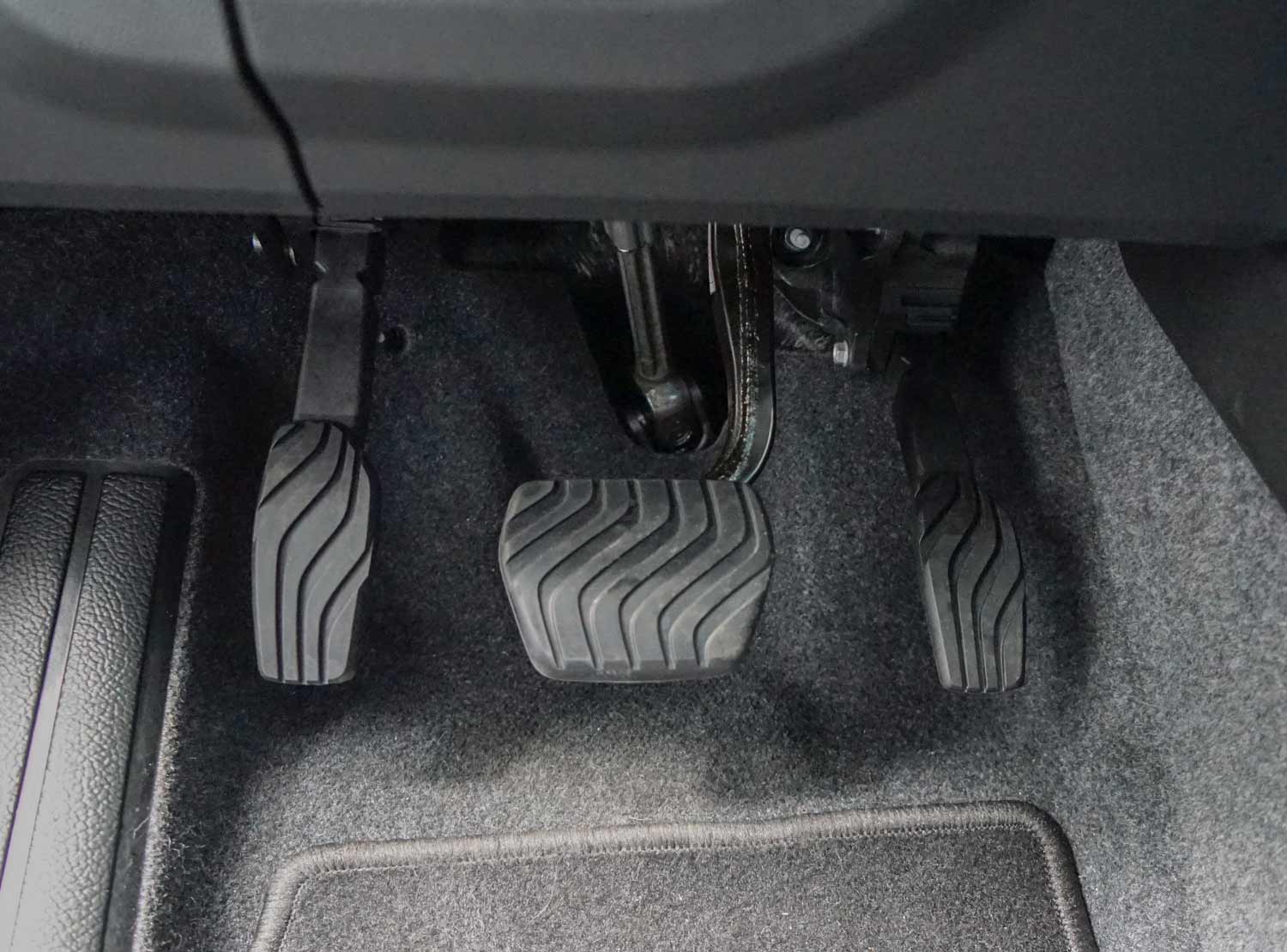 Behindertengerechter Renault Megane E-Tech, Selbstfahrerumbau, elektrisches Linksgas, Sodermanns