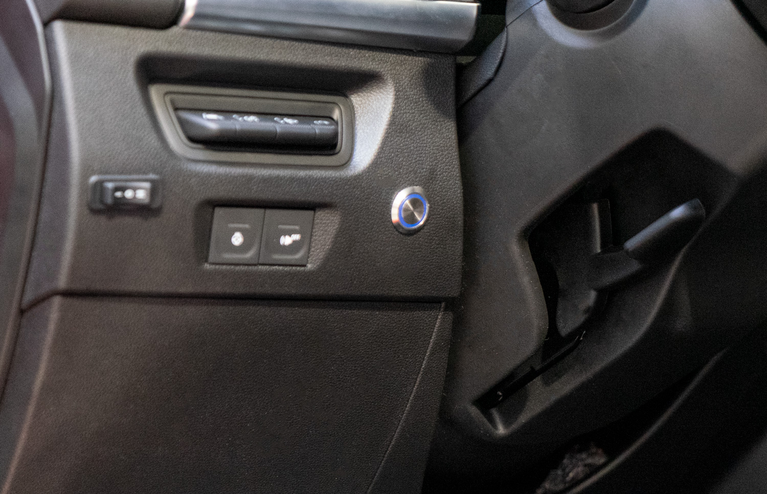 Behindertengerechter Renault Zoe, Elektro, Selbstfahrerumbau, MFD, Ladeboy S2, Rutschbrett, elektronisches Linksgas, Sodermanns