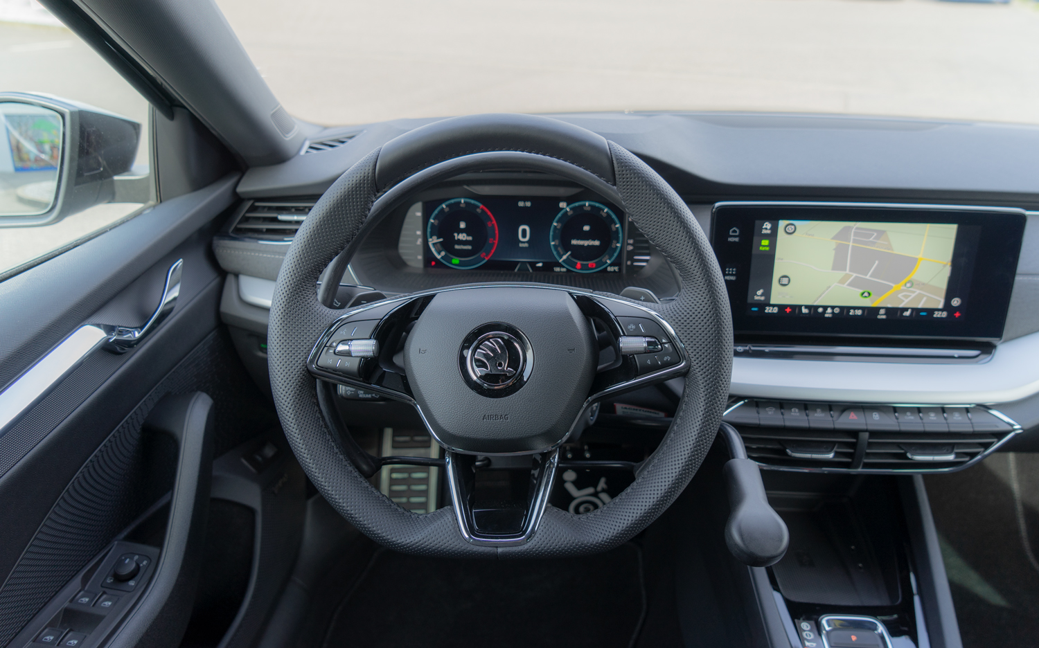 Behindertengerechter Skoda Octavia, Selbstfahrerumbau, MFD, Gasring, Rutschbrett, Pedalsperre, Sodermanns